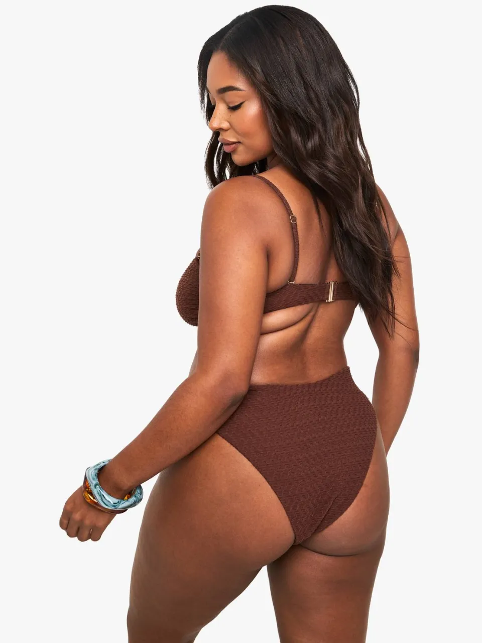 boohoo Dames Plus Crinkle Hoge Taille Slip chocoladebruin, foto 2