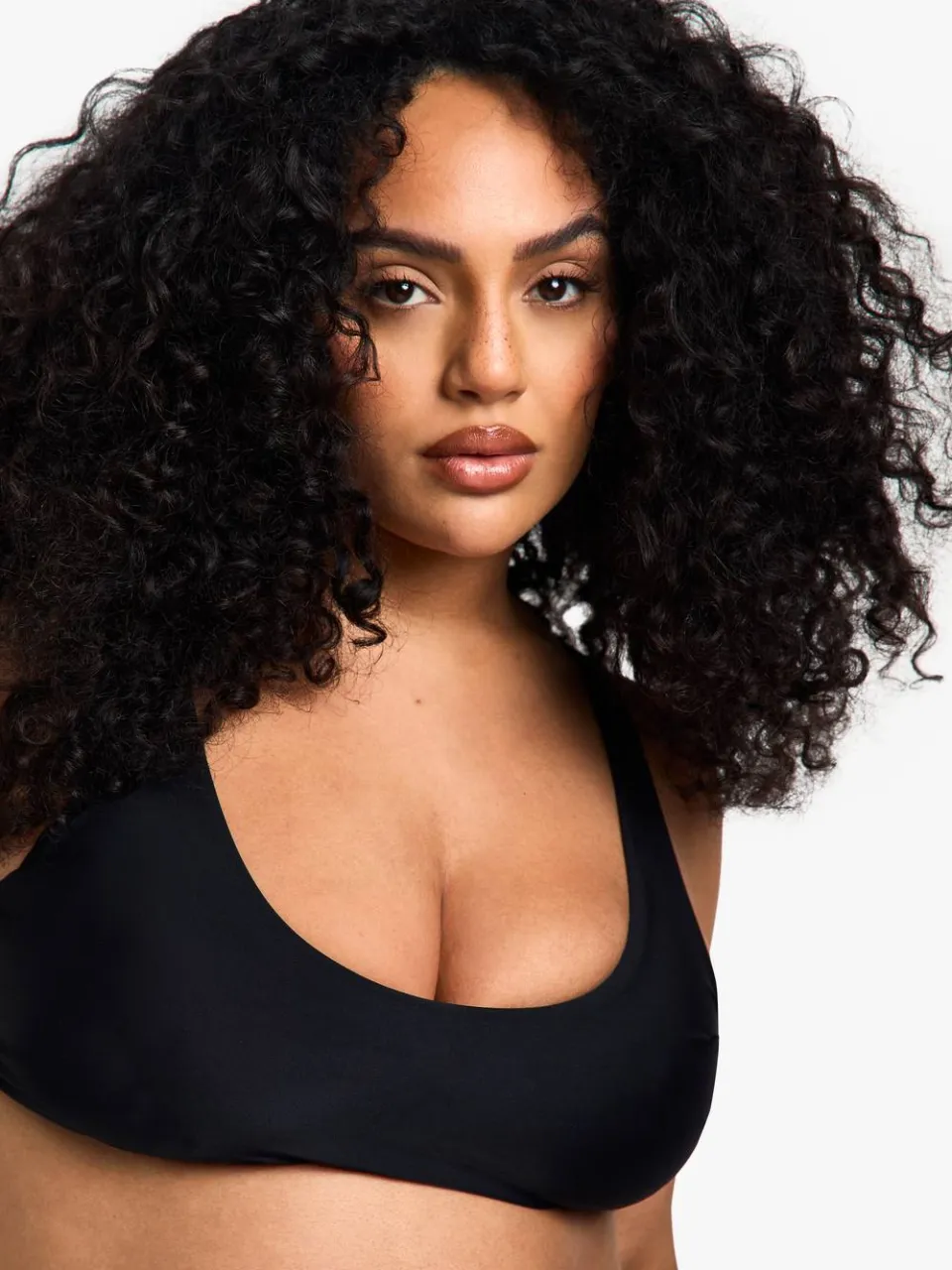 boohoo Dames Plus Swimwear Essentials Crop Bikini Top zwart, foto 4