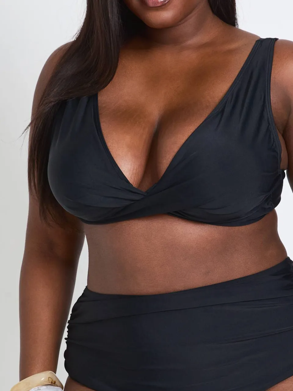 boohoo Dames Plus Bikinitop Met Gedraaid Voorpand zwart, foto 4