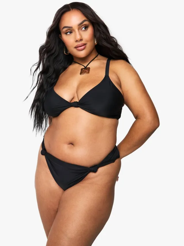 boohoo Dames Plus opgevulde bikini top met knoopdetail aan de voorkant Zwart