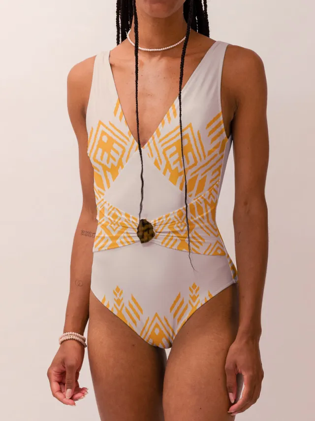 Averie dames vegan Badpak Amber Ring Plunge One-Piece Goud Wit Crème