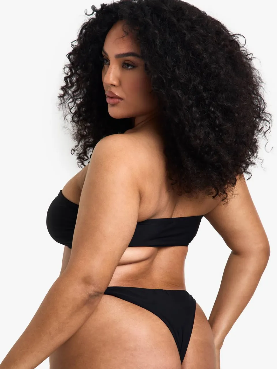 boohoo Dames Plus Swimwear Essentials Bandeau Bikini Top zwart, foto 2