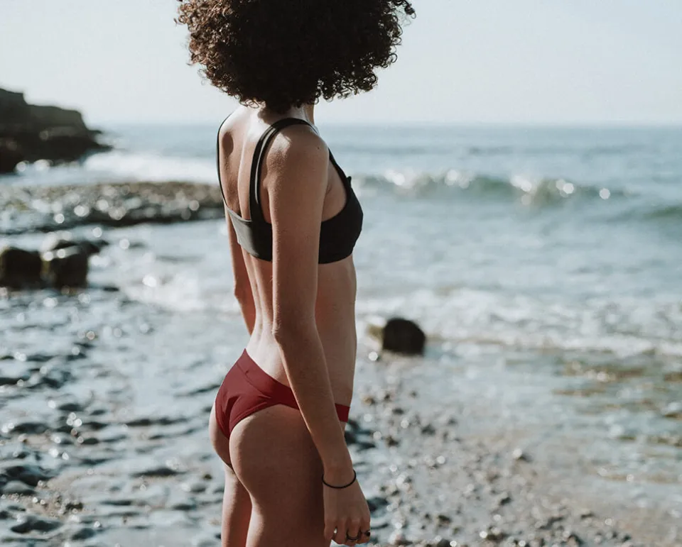 Anekdot dames vegan Bikinibroekje Cheeky Merlot Donkerrood