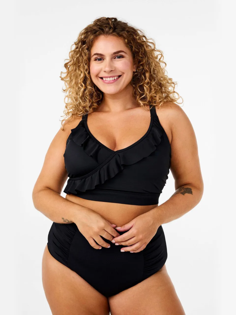 Zizzi voorgevormde crop bikinitop SKATRIN met ruches zwart, foto 6
