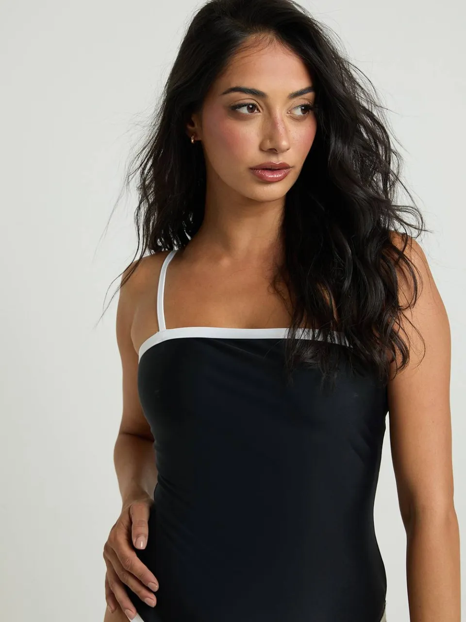 boohoo Dames Buikcontrolerend Badpak Met Contrasterende Vierkante Hals zwart, foto 3
