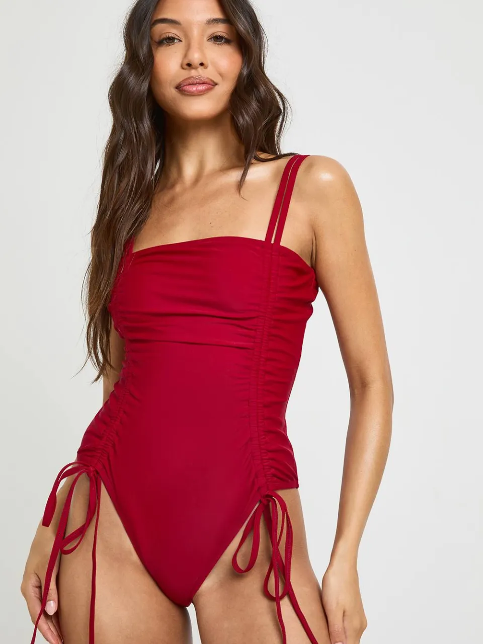 boohoo Dames Geplooid Badpak bordeaux rood, foto 3