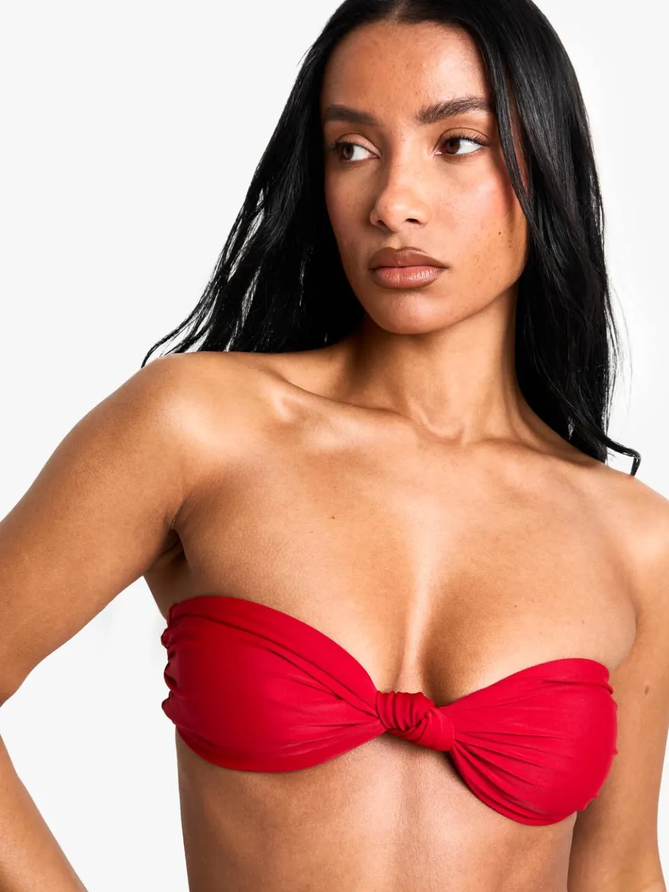 boohoo Dames Swimwear Essentials Bandeau Bikini Top rood, foto 3