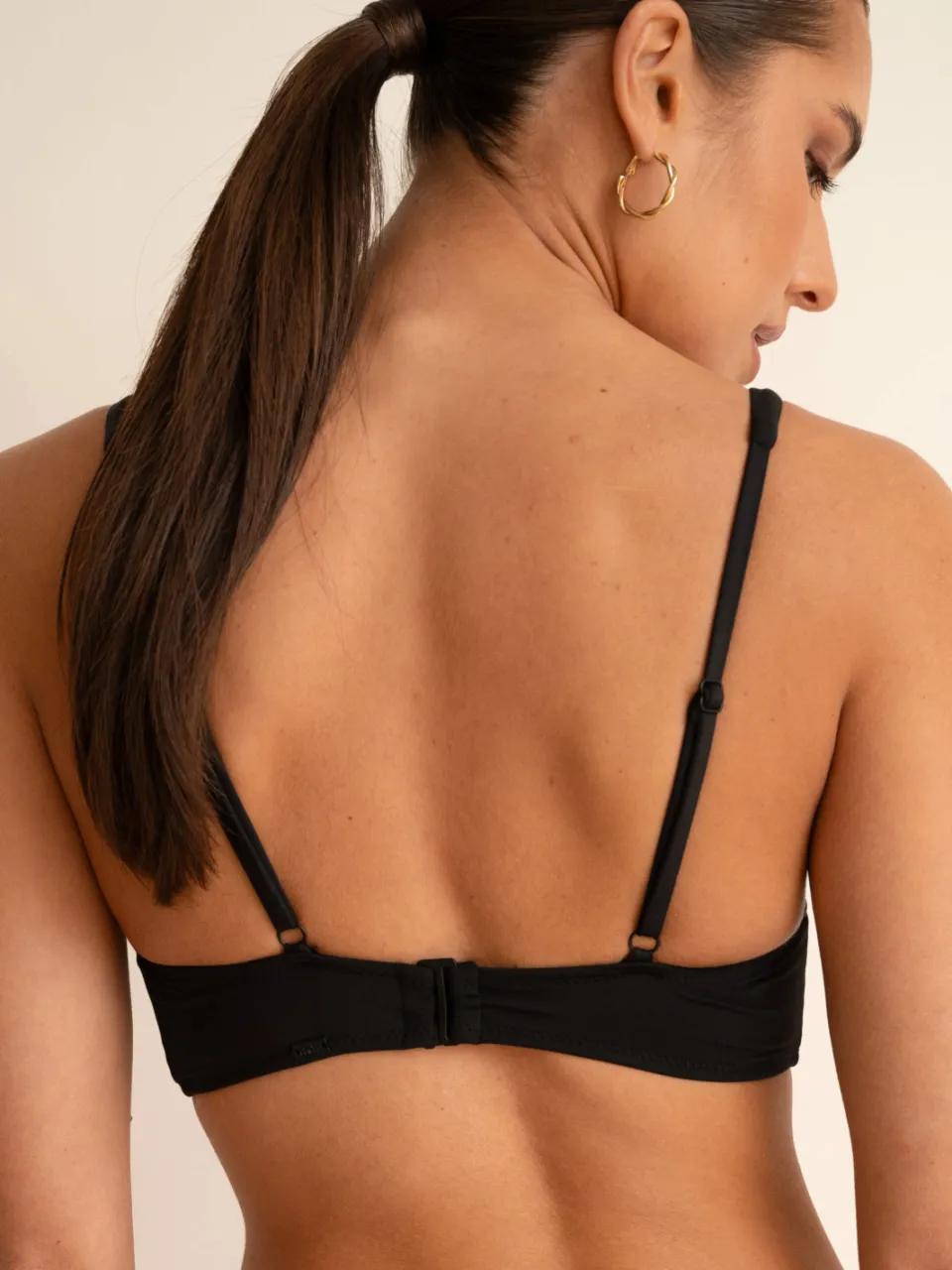 Sam Friday Swash niet-voorgevormde push-up bikinitop zwart, foto 5