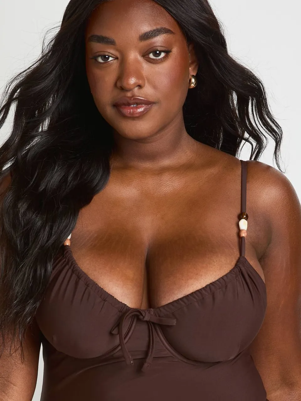 boohoo Dames Plus Balkonnet Badpak Met Kralensierrand Detail chocoladebruin, foto 4
