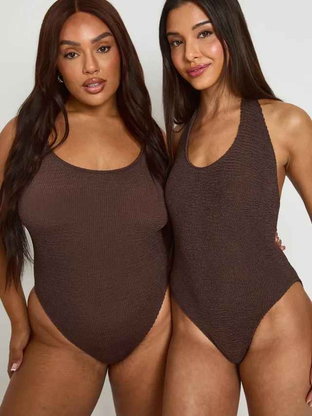 boohoo Dames Premium One Size Fits All Gekreukt Badpak Met Diepe Halternek Chocoladebruin