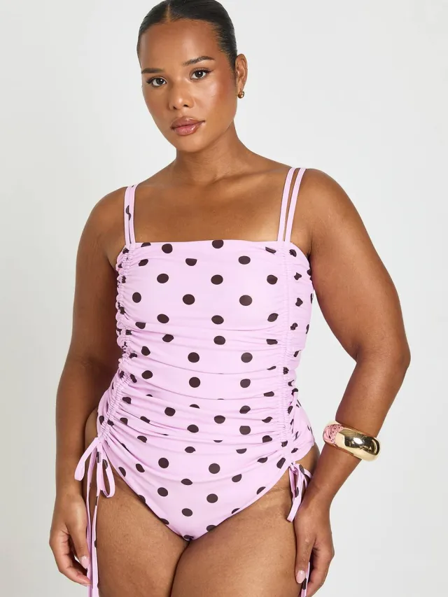 boohoo Dames Plus Polkadot Badpak Met Rimpeldetail Roze