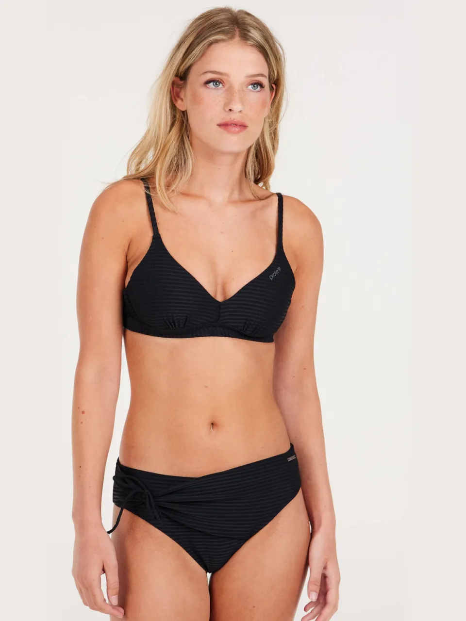 Protest MIXCAMEO bikinitop zwart, foto 6