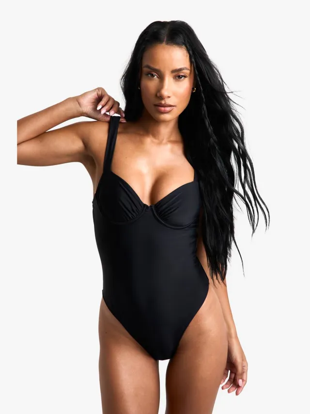 boohoo Dames Petite Swimwear Essentials Balconnet Badpak Zwart