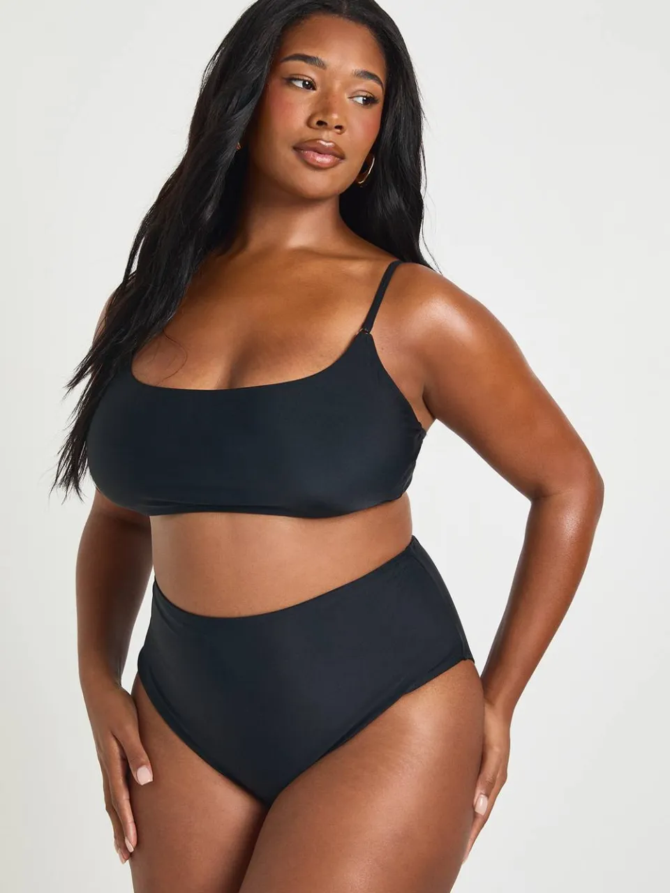 boohoo Dames Plus Zwemkleding Essentials Scoop Bikini Top zwart, foto 3