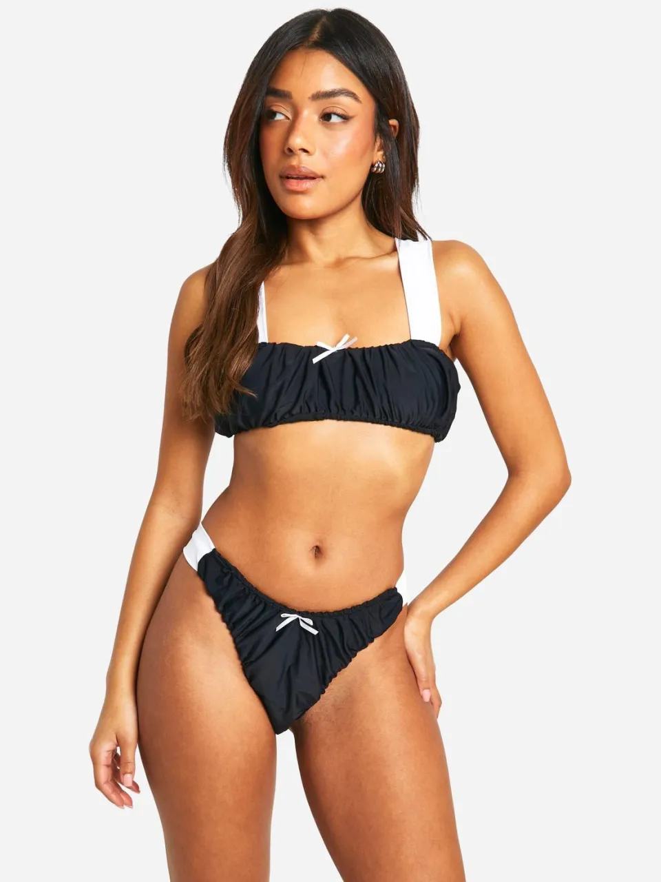 boohoo Dames Ruched Tanga Contrasterende Bikini Slip zwart, foto 2