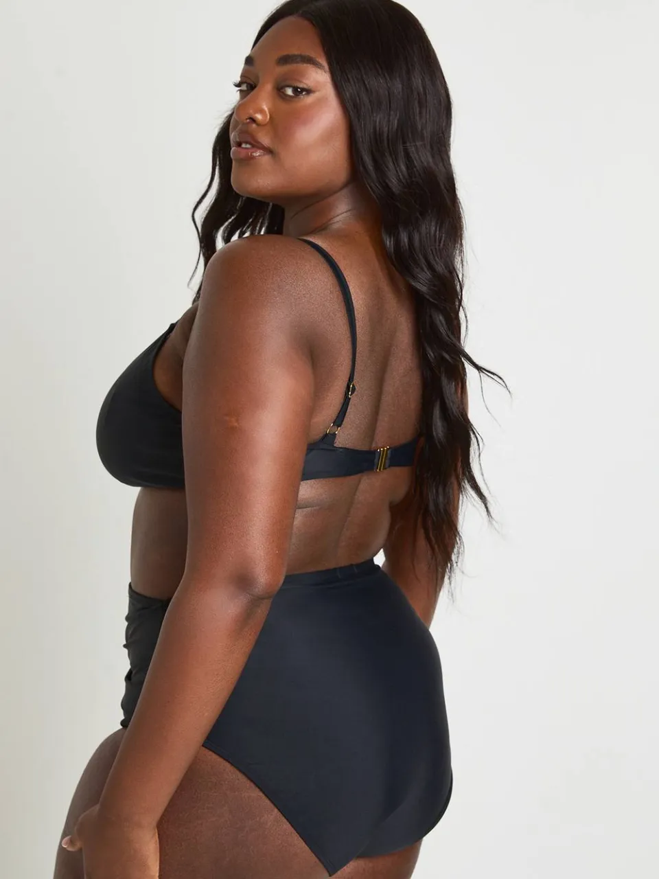 boohoo Dames Plus Size Driehoekige Bikini & Hoge Taille Slip Set Met Gouden Details, foto 2