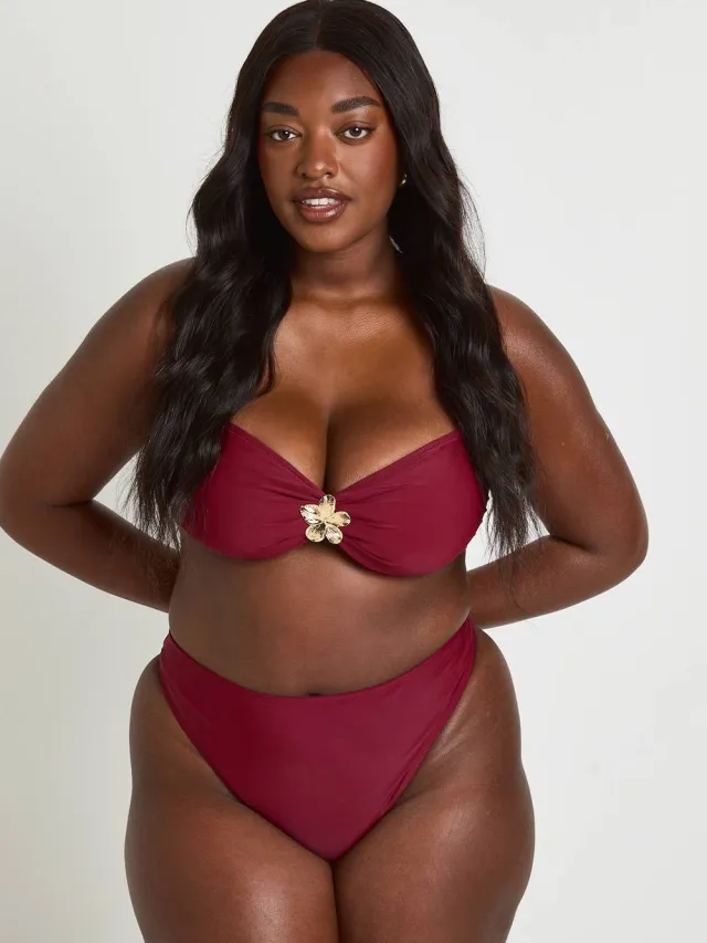 boohoo Dames Plus Bandeau Bikinitop Met Gouden Rand En Hoog Uitgesneden Bikinislip Bordeaux Rood